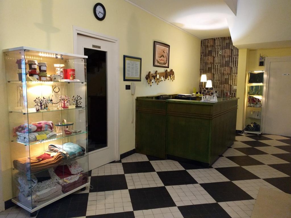 蒙特利马尔 Logis La Cremaillere酒店 外观 照片